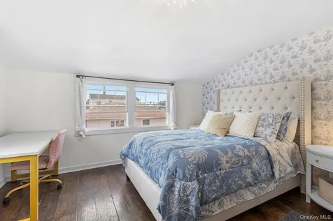 121 Thomas Avenue Bethpage NY 11714