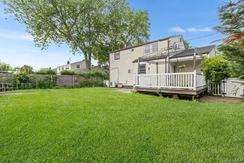 121 Thomas Avenue Bethpage NY 11714