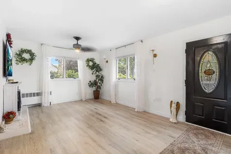 121 Thomas Avenue Bethpage NY 11714