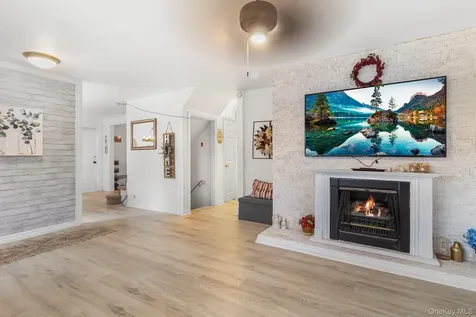 121 Thomas Avenue Bethpage NY 11714