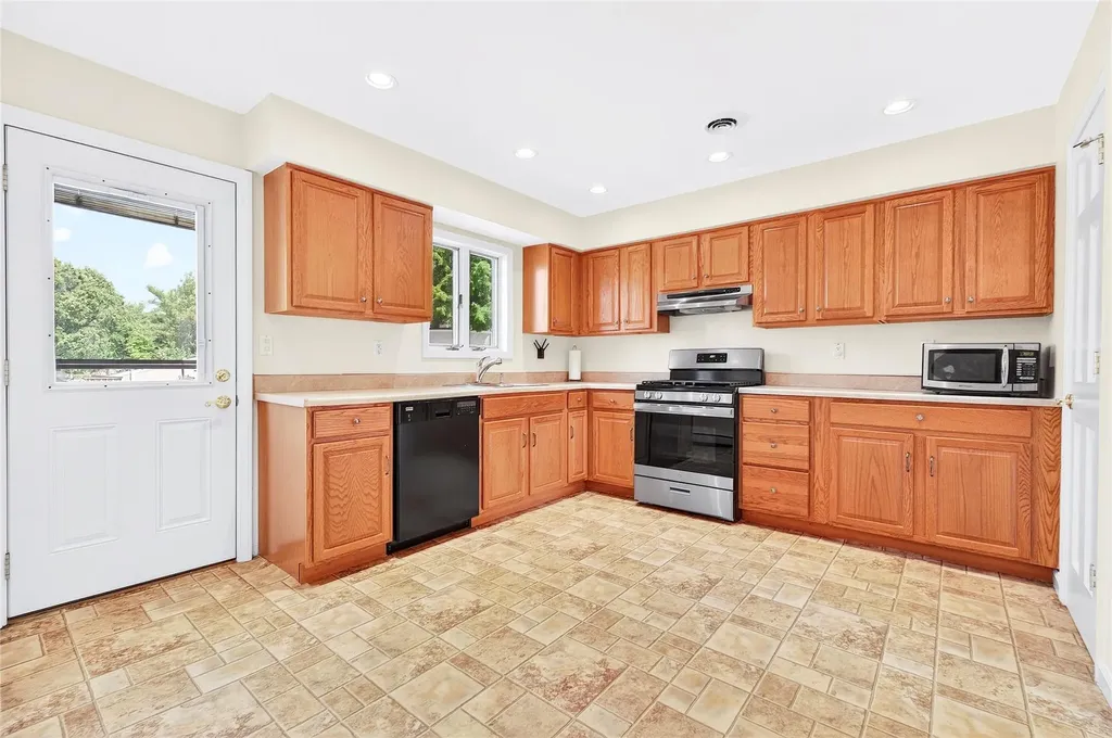 42 Walter Drive Stony Point NY 10980