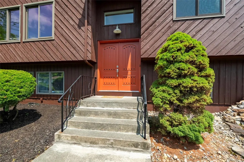 42 Walter Drive Stony Point NY 10980