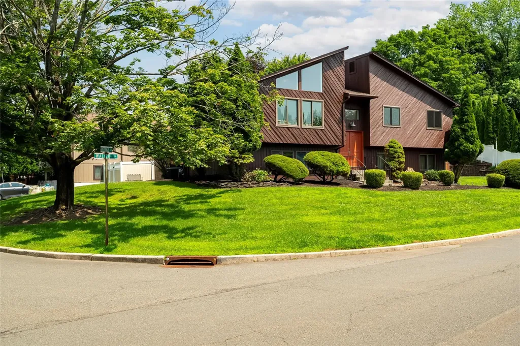 42 Walter Drive Stony Point NY 10980