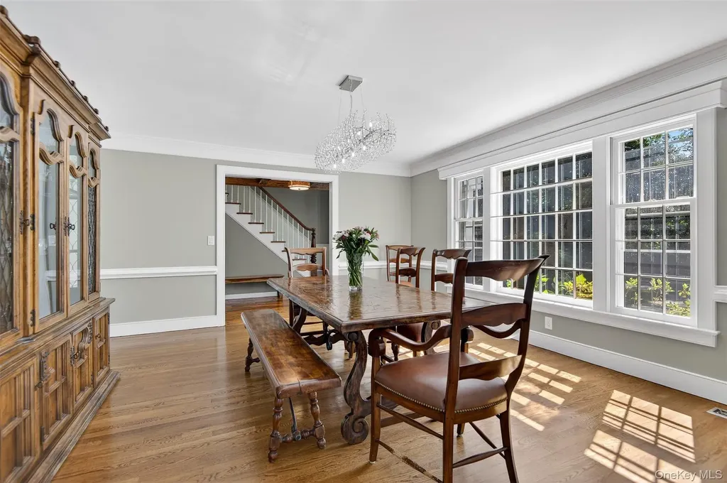 353 Split Rock Road Syosset NY 11791