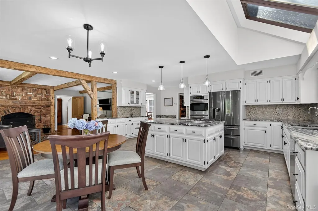 353 Split Rock Road Syosset NY 11791