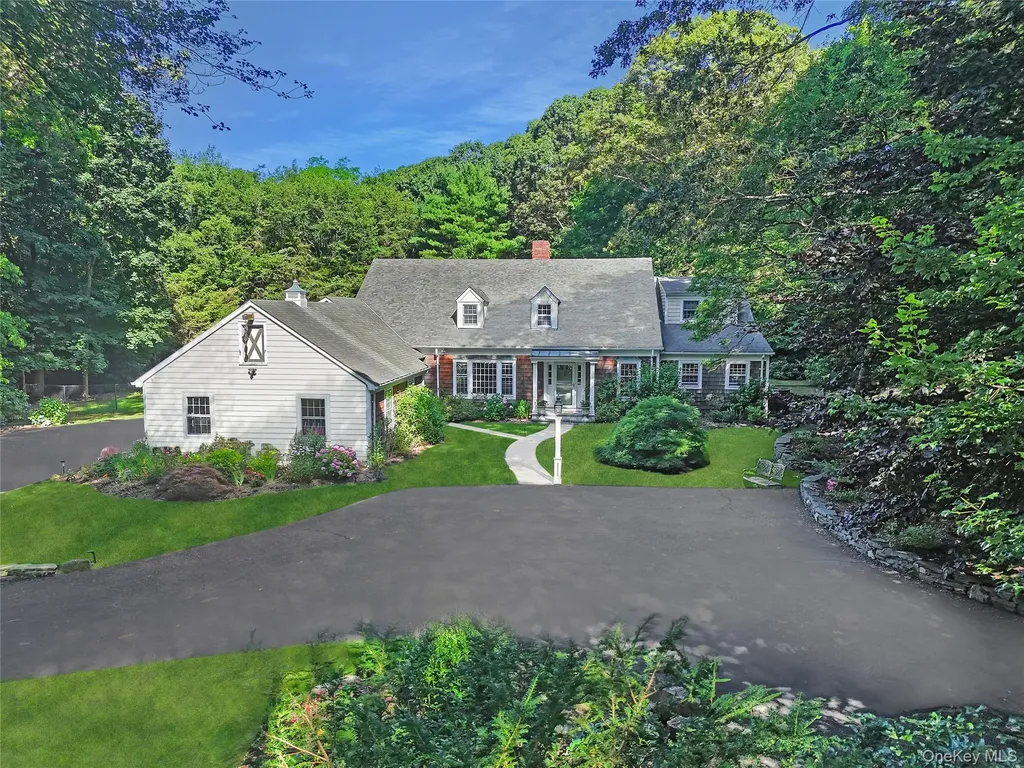 353 Split Rock Road Syosset NY 11791