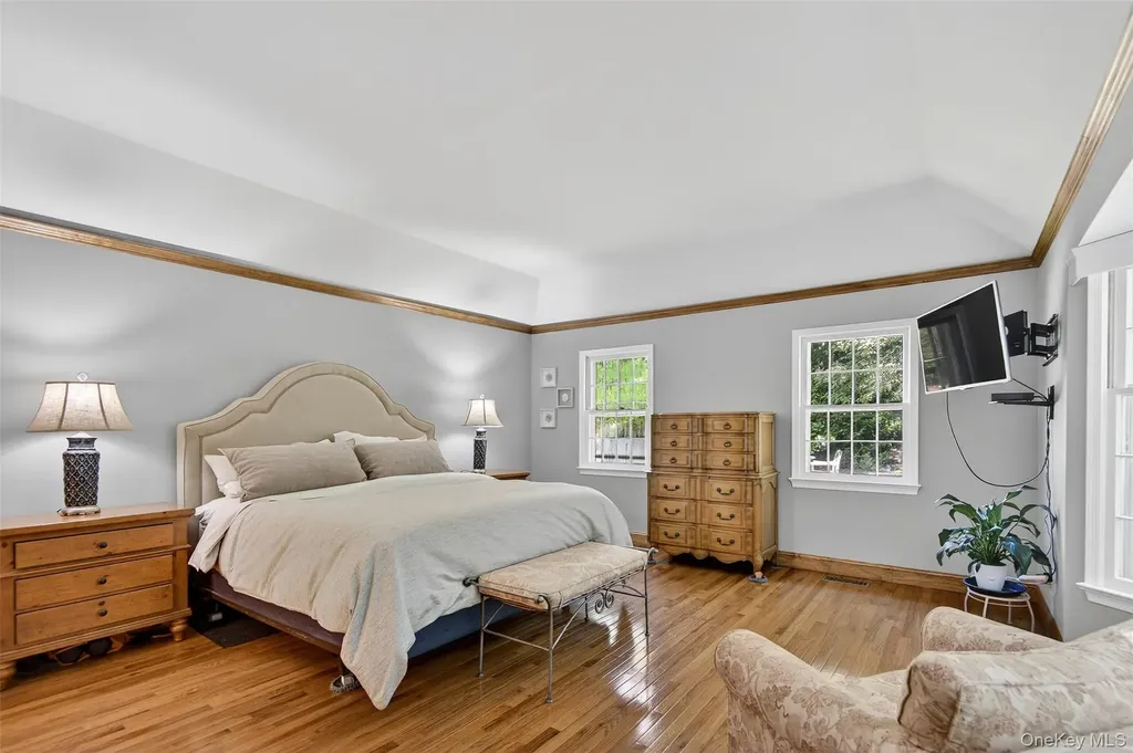 353 Split Rock Road Syosset NY 11791