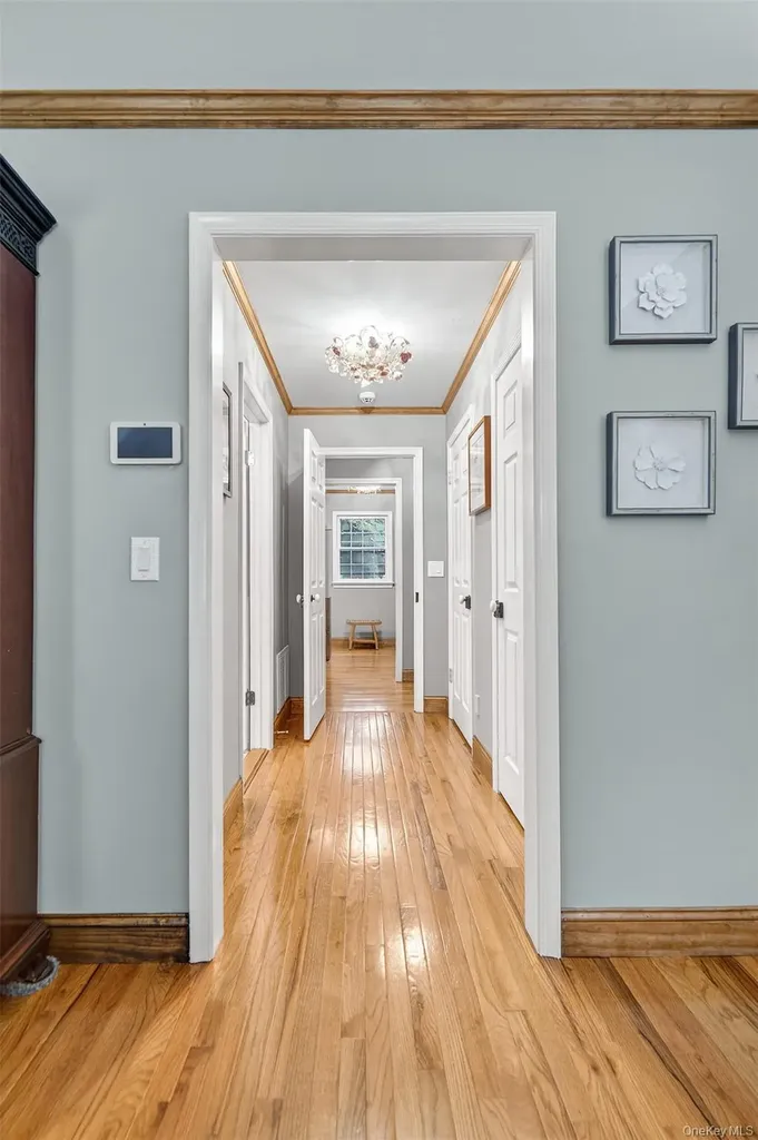 353 Split Rock Road Syosset NY 11791