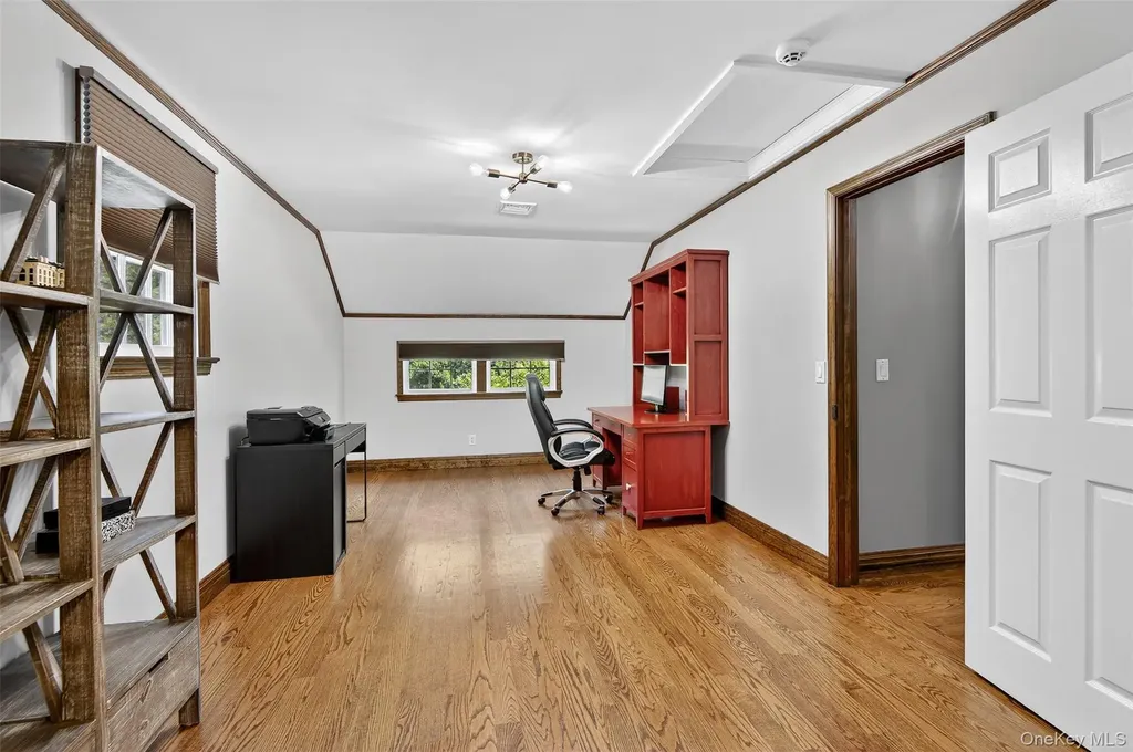 353 Split Rock Road Syosset NY 11791