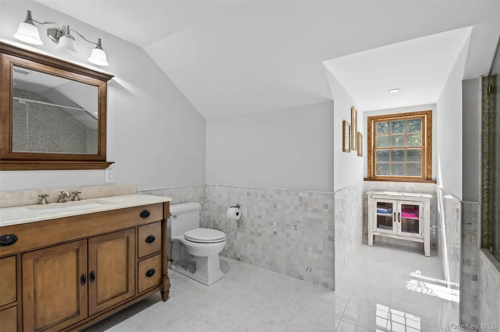 353 Split Rock Road Syosset NY 11791