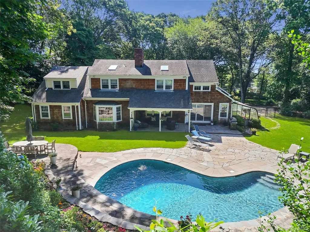 353 Split Rock Road Syosset NY 11791