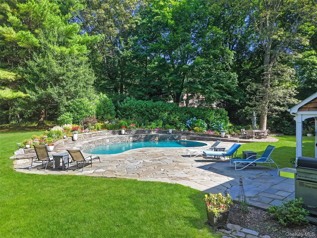 353 Split Rock Road Syosset NY 11791