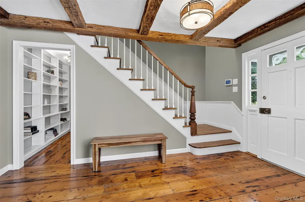 353 Split Rock Road Syosset NY 11791
