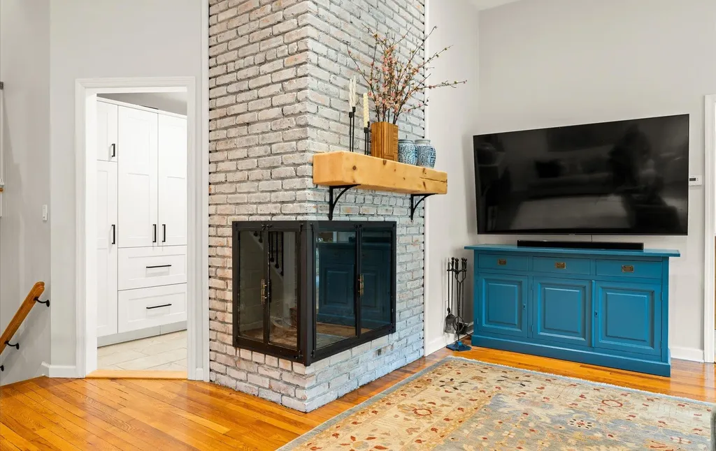 43 Scudders Lane Glen Head NY 11545