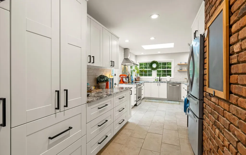 43 Scudders Lane Glen Head NY 11545