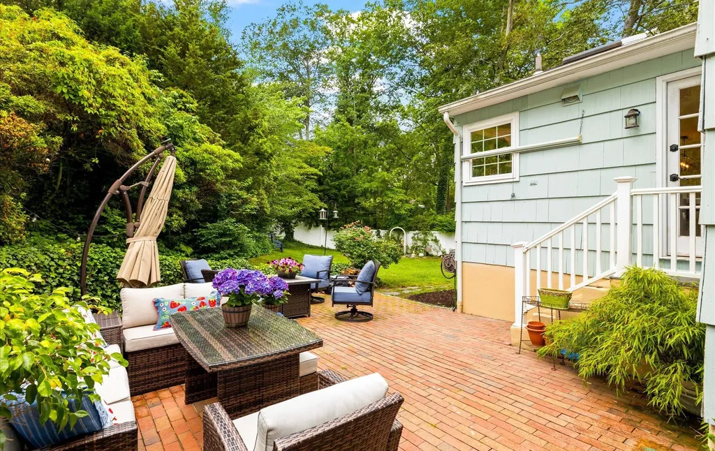 43 Scudders Lane Glen Head NY 11545
