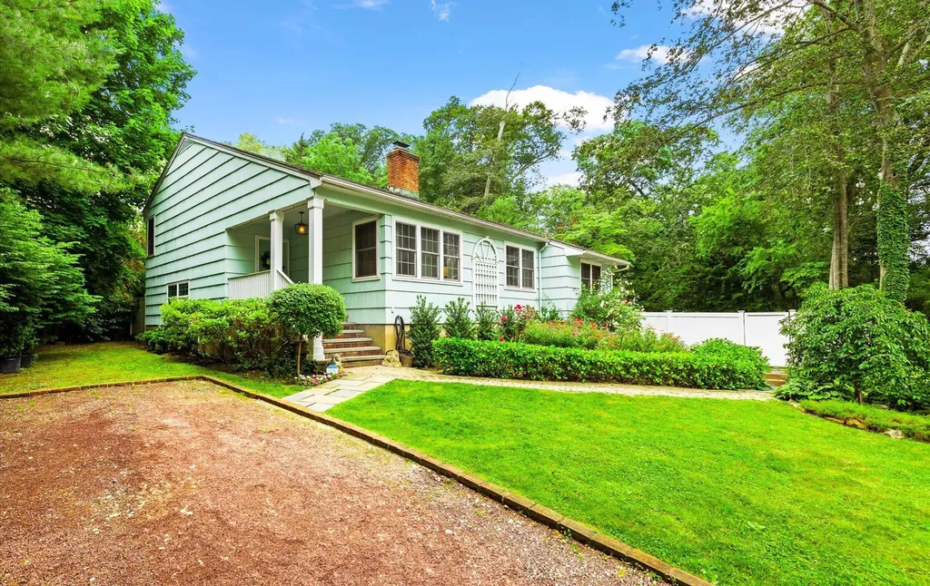 43 Scudders Lane Glen Head NY 11545