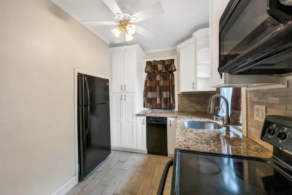 331 44th Street Lindenhurst NY 11757