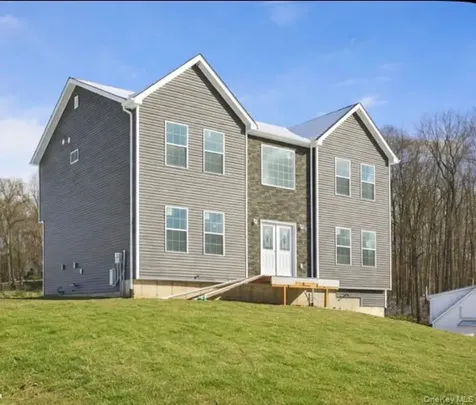 14 Vargas (AKA 70 Jessup Ln) Circle Stony Point NY 10980