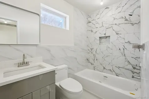 14 Vargas (AKA 70 Jessup Ln) Circle Stony Point NY 10980