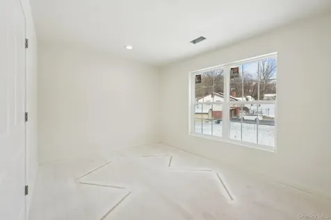 14 Vargas (AKA 70 Jessup Ln) Circle Stony Point NY 10980