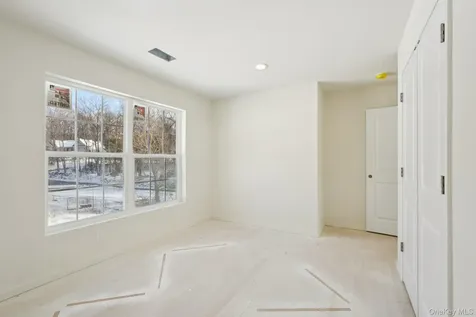 14 Vargas (AKA 70 Jessup Ln) Circle Stony Point NY 10980