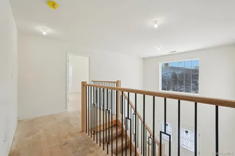 14 Vargas (AKA 70 Jessup Ln) Circle Stony Point NY 10980