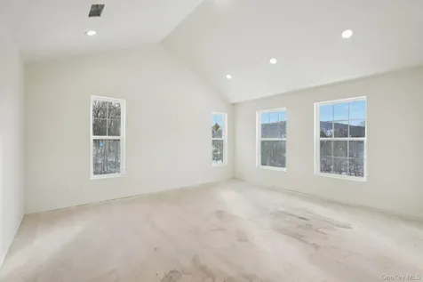 14 Vargas (AKA 70 Jessup Ln) Circle Stony Point NY 10980