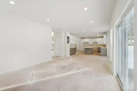 14 Vargas (AKA 70 Jessup Ln) Circle Stony Point NY 10980