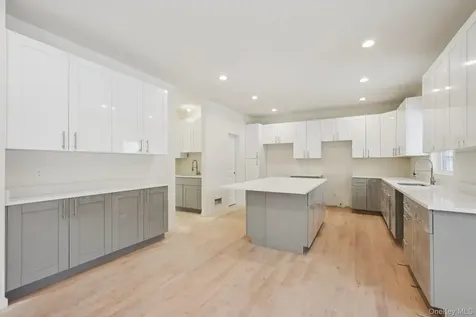 14 Vargas (AKA 70 Jessup Ln) Circle Stony Point NY 10980