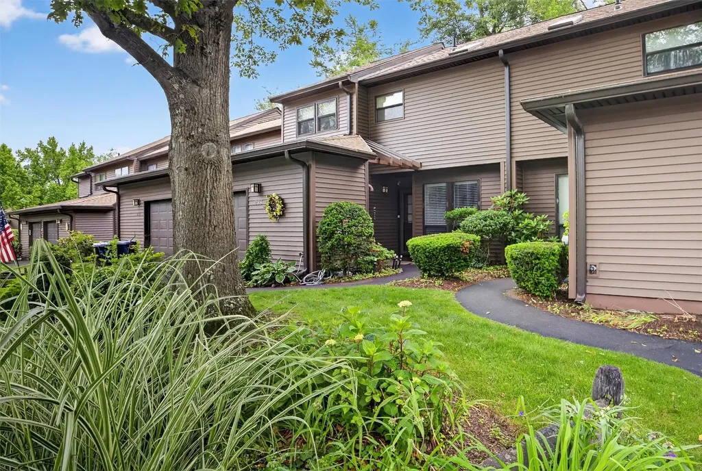 233 Woods Brooke Circle Ossining NY 10562