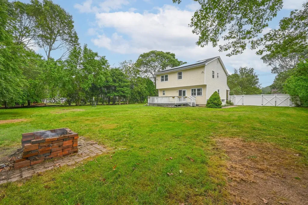 204 Hawthorne Street Mastic NY 11950