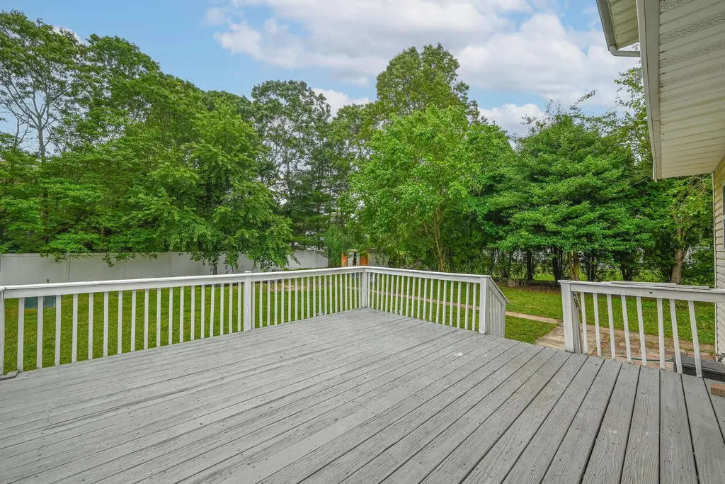 204 Hawthorne Street Mastic NY 11950
