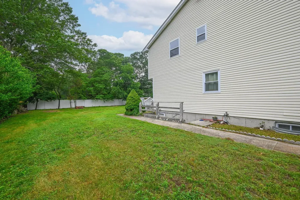 204 Hawthorne Street Mastic NY 11950