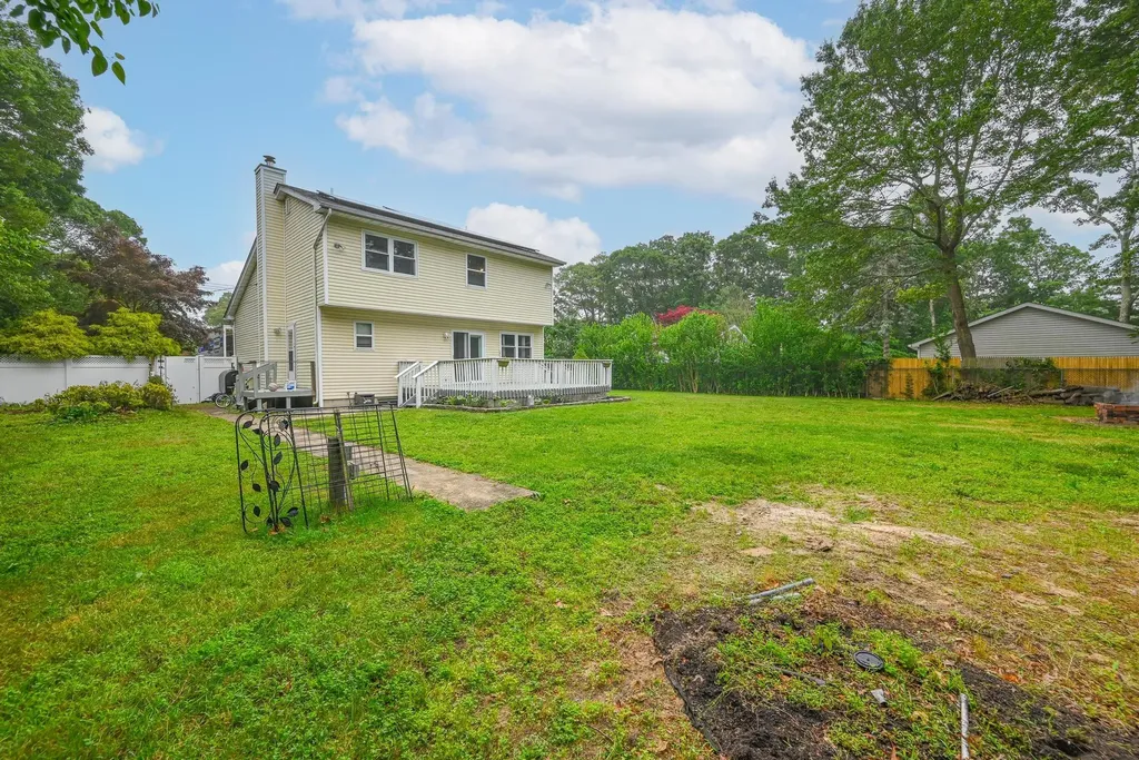 204 Hawthorne Street Mastic NY 11950
