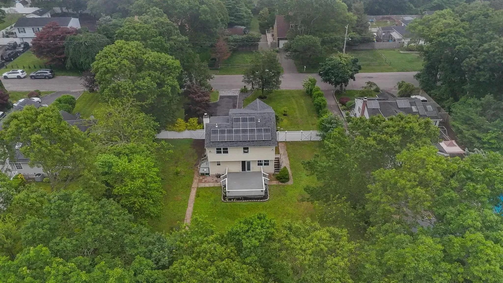 204 Hawthorne Street Mastic NY 11950