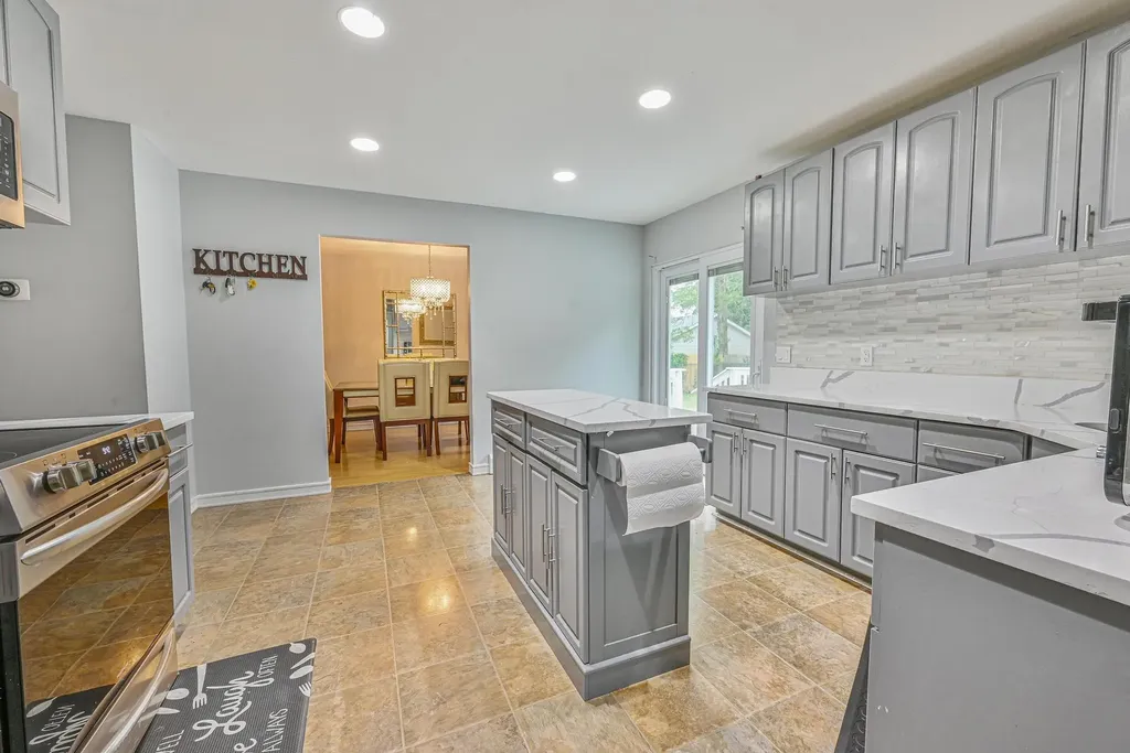204 Hawthorne Street Mastic NY 11950
