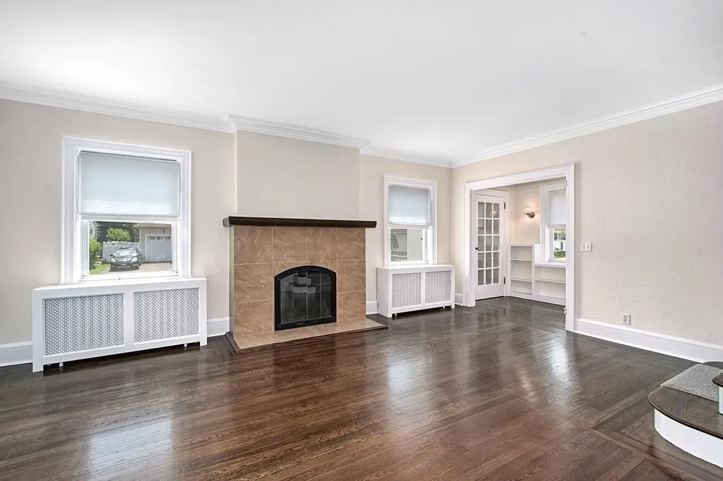 32 Brookdale Avenue White Plains NY 10603