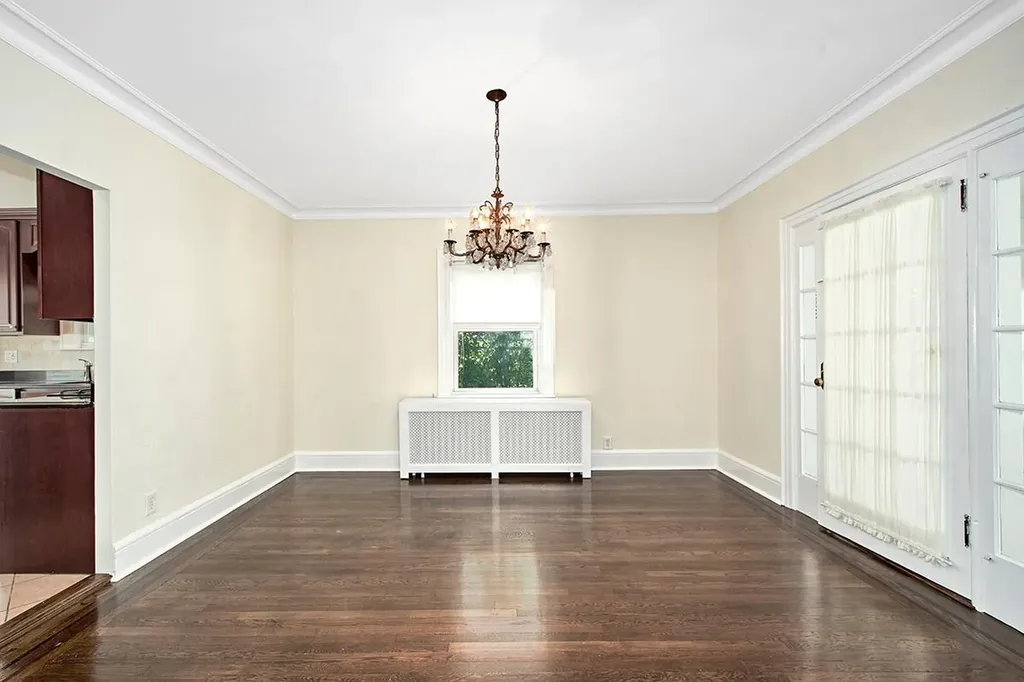 32 Brookdale Avenue White Plains NY 10603