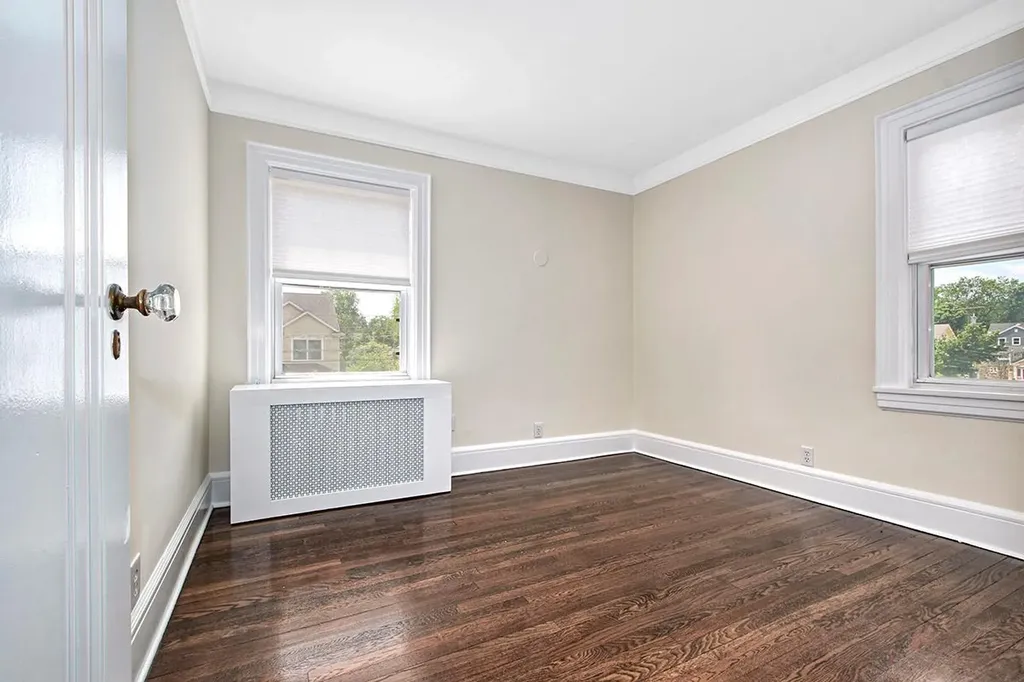 32 Brookdale Avenue White Plains NY 10603