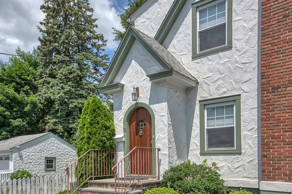 32 Brookdale Avenue White Plains NY 10603
