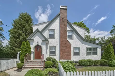 32 Brookdale Avenue White Plains NY 10603