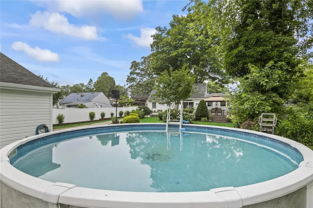 138 Dawn Drive Centereach NY 11720