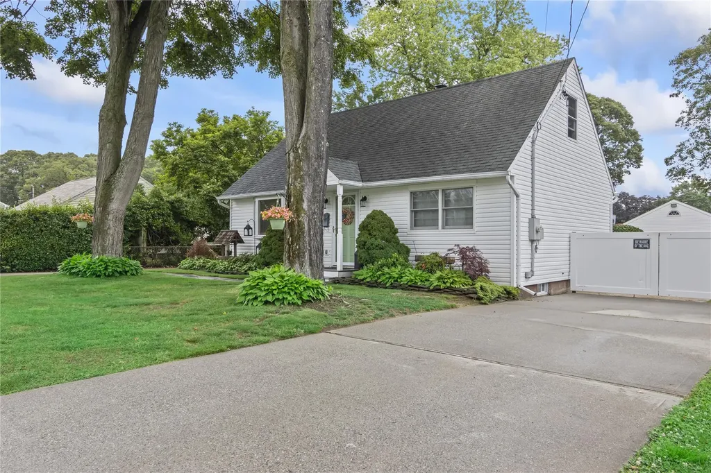 138 Dawn Drive Centereach NY 11720