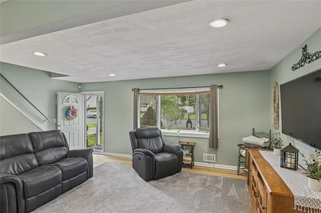 138 Dawn Drive Centereach NY 11720