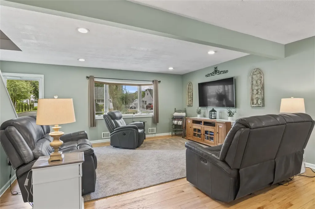 138 Dawn Drive Centereach NY 11720