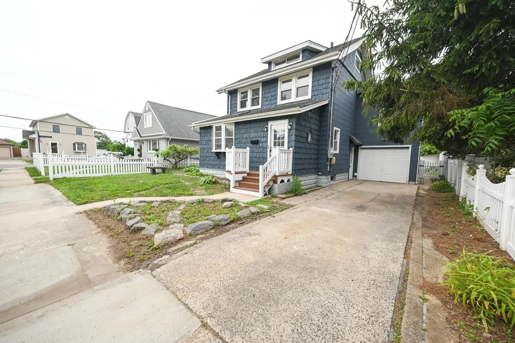 48 Washington Avenue Lynbrook NY 11563