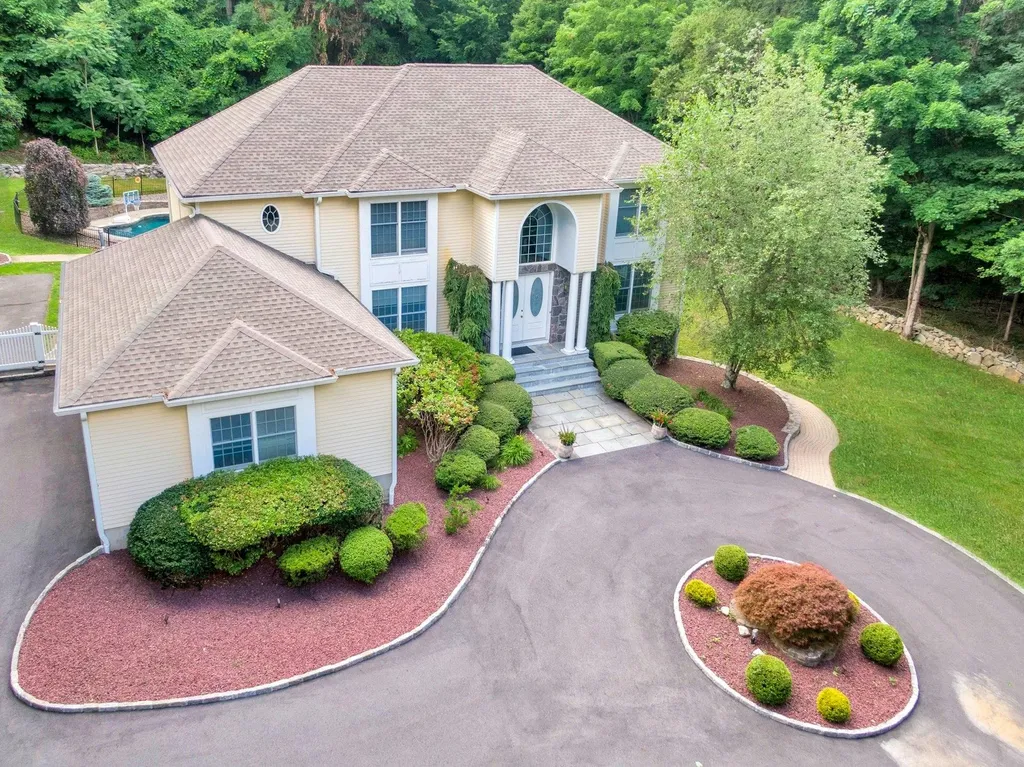 29 Brian Court Carmel NY 10512