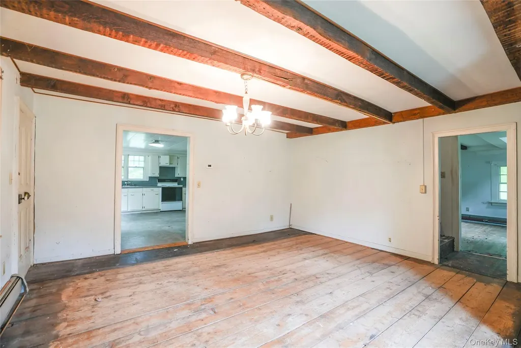559 N Quaker Lane Hyde Park NY 12538