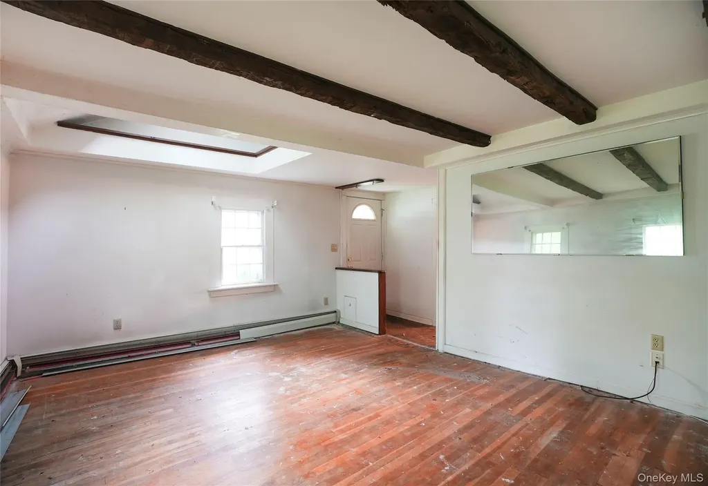 559 N Quaker Lane Hyde Park NY 12538